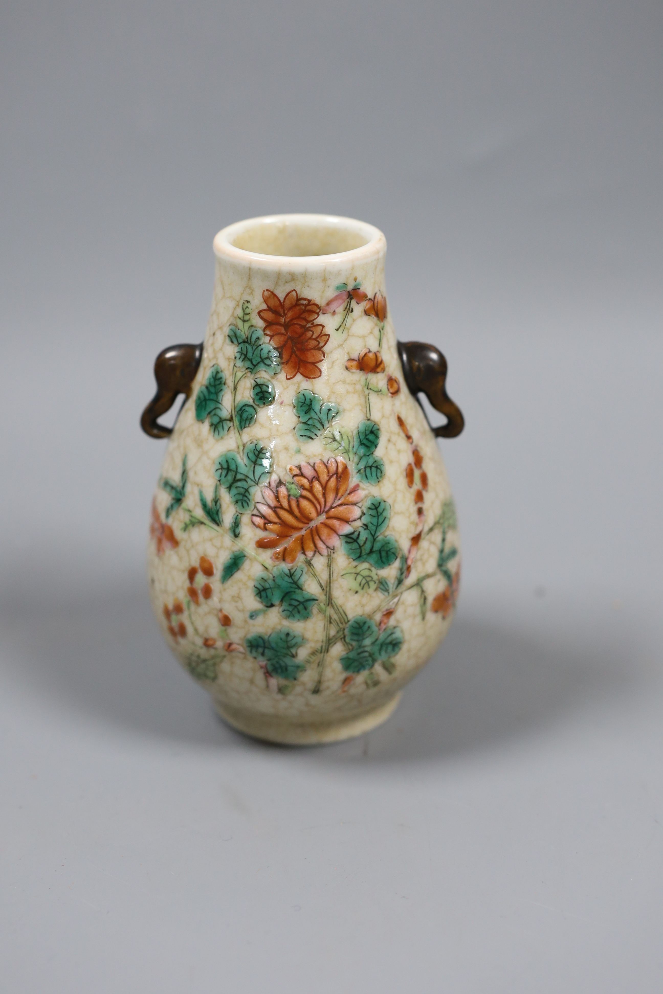 Small Japanese crackle glazed vase 13cm